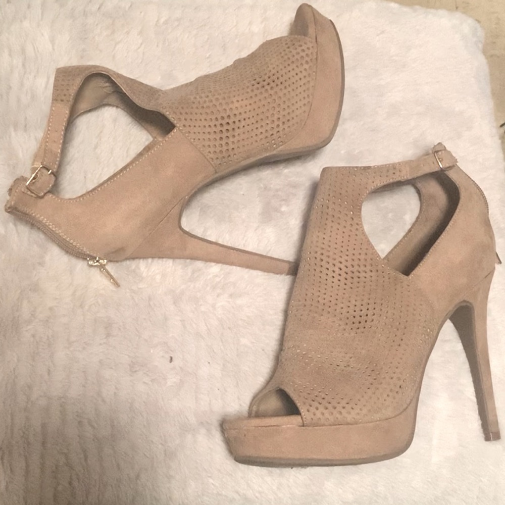 “Peek-a-boo” Toe High Heels